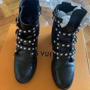 ❌sold❌ALDO motorcycle shoes size 36